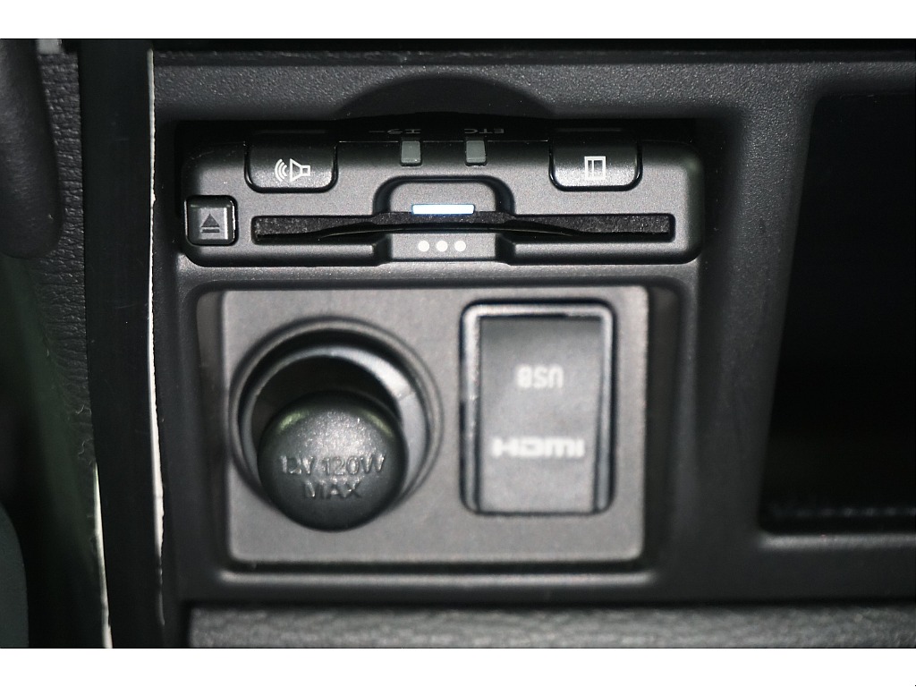 ビルトインＵＳＢ／ＨＤＭＩユニット☆ＥＴＣ☆