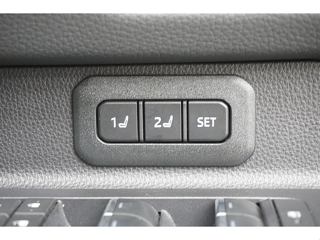 メモリー付きパワーシート☆