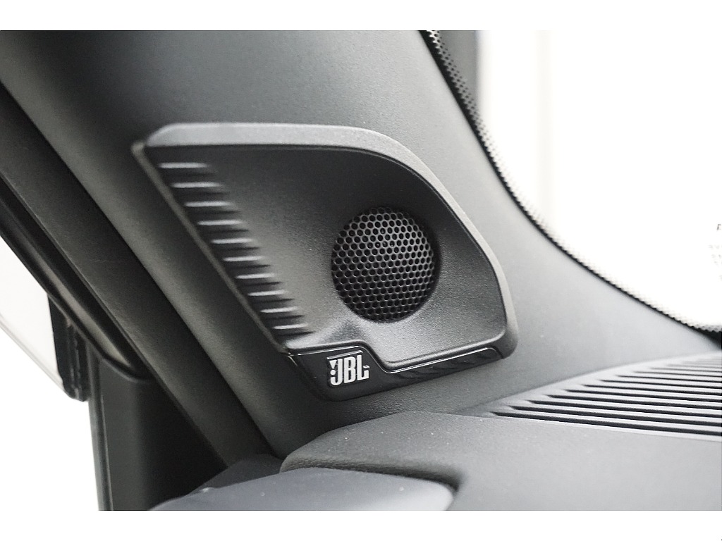 ＪＢＬプレミアムサウンドシステム（１４スピーカー）
