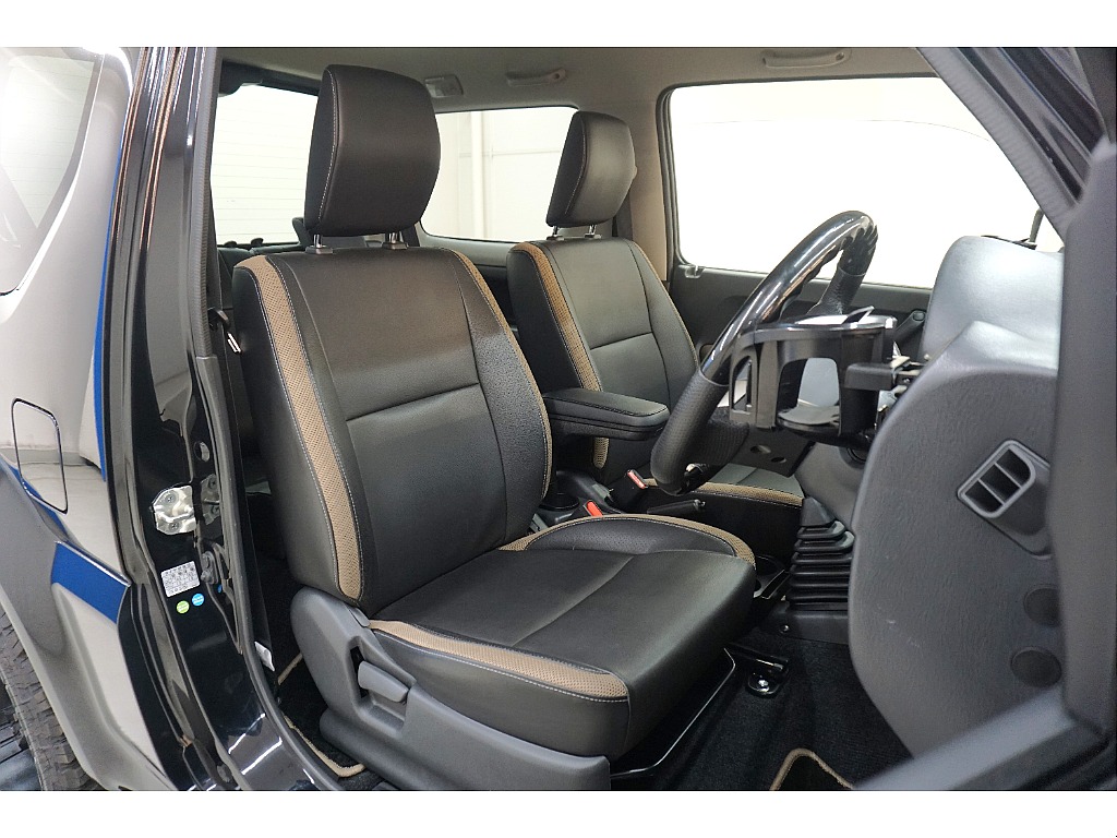 運転席／助手席共に綺麗に保たれております☆