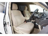 運転席、助手席共に綺麗に保たれております♪