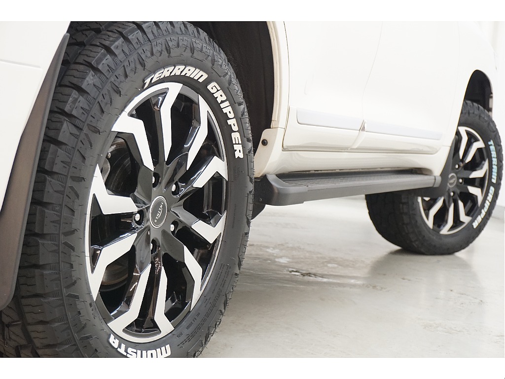 新品MONSTA TERRAIN GRIPPER A/Tタイヤ×モデリスタINLiNES２０インチＡＷ☆