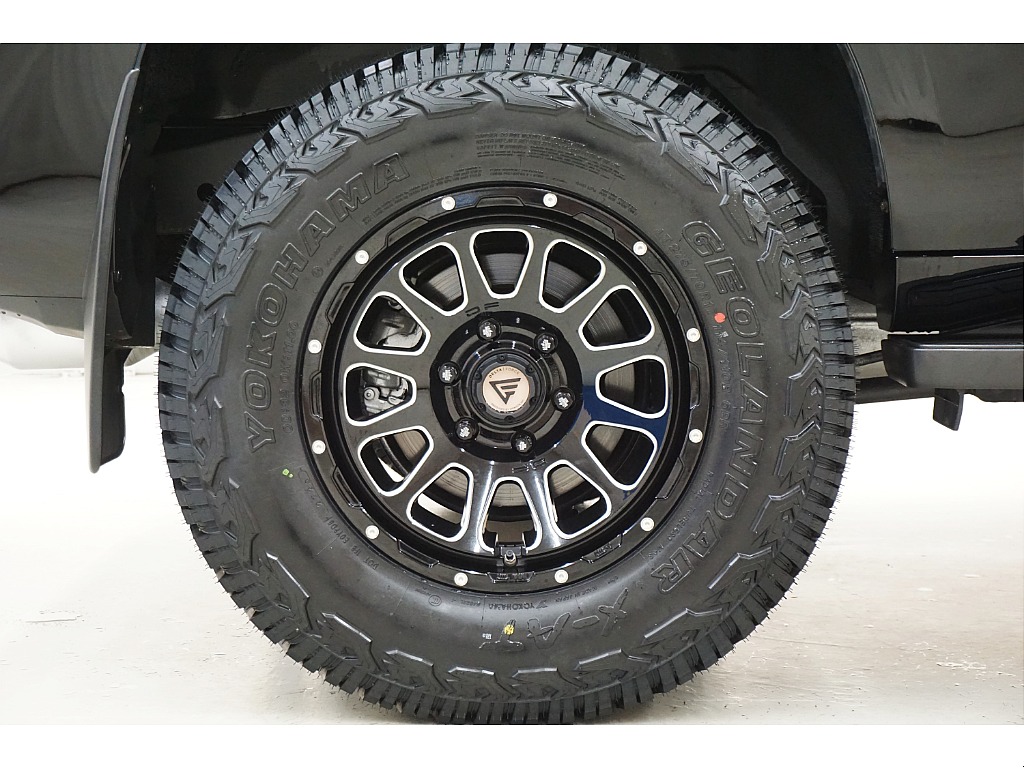 新品YOKOHAMAジオランダーＸ－ＡＴタイヤ×新品デルタフォースオーバル１７インチＡＷ☆新品FLEX ORIGINAL ENHANCED NUTS BK☆