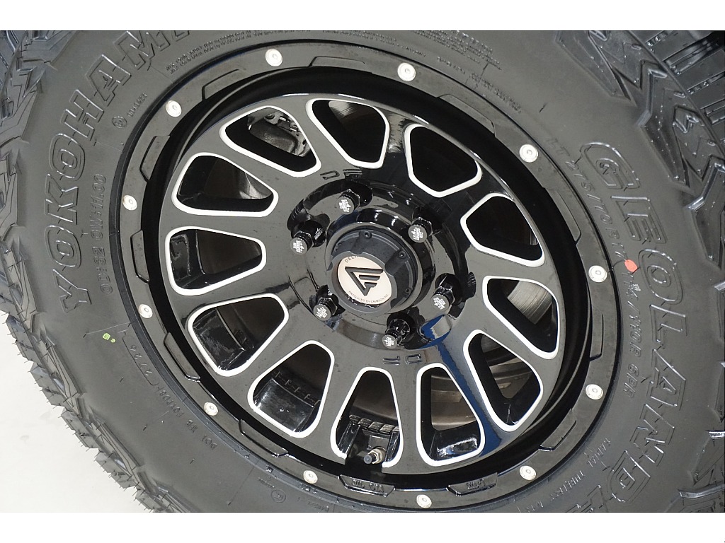 新品YOKOHAMAジオランダーＸ－ＡＴタイヤ×新品デルタフォースオーバル１７インチＡＷ☆新品FLEX ORIGINAL ENHANCED NUTS BK☆