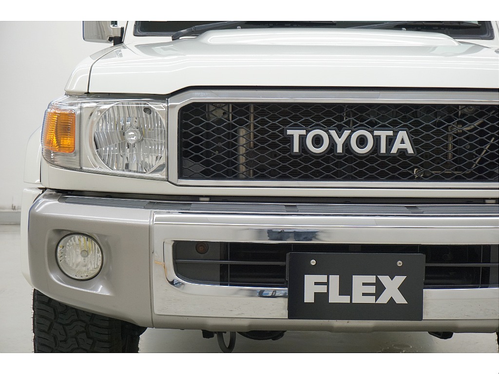 ワンオーナー☆復刻版７６☆５速マニュアル☆パートタイム式４ＷＤ☆ＴＯＹＯＴＡ文字グリル☆オプションフォグランプ☆ＬＥＤサイドマーカー☆ジオランダーＸ－ＡＴタイヤ☆ＪＡＯＳＴＲＩＢＥ１６ＡＷ☆