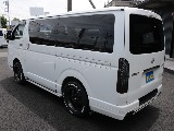 令和４年式ハイエースＶダークプライムⅡ２８００ディーゼル４ＷＤカスタム車両入庫！！新品オリジナル１７インチアルミ装備煌きブラックテール装備ＴＲＤパーツ多数装備済！！