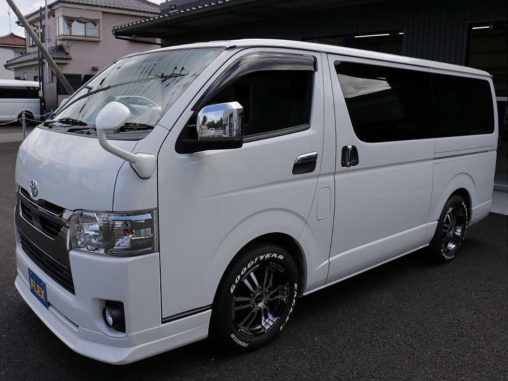 令和３年式ハイエースＶダークプライムⅡ２８００ディーゼルターボ２ＷＤカスタム車両入庫！！新品オリジナルスポイラー新品１７インチアルミＳＥＴ新品オリジナルテールライト新品パイオニアＳＤナビ装備！！