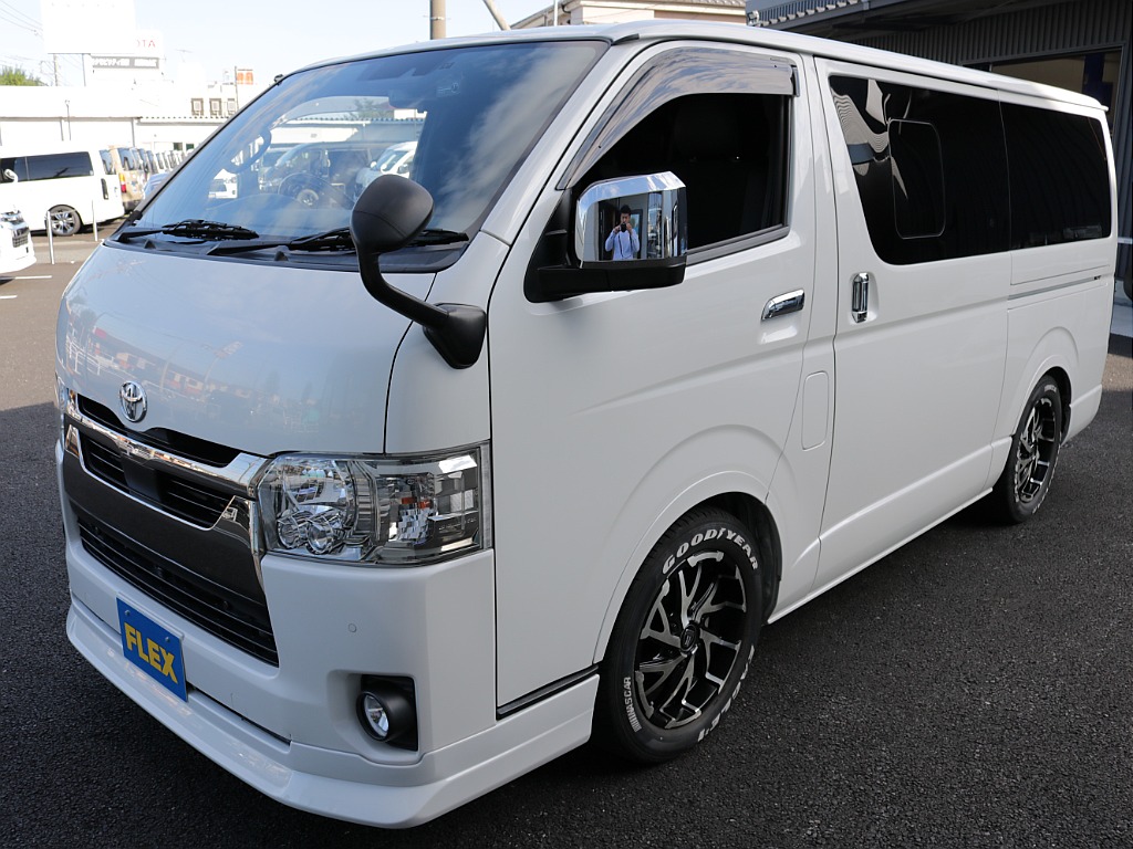 令和２年式ハイエースＶダークプライムⅡ２８００ディーゼルターボカスタム車両入庫！！リア全面床張り施工済みオリジナルベットＫＩＴパナソニックＳＤナビパイオニアフリップダウンモニター装備社外パーツ多数装備