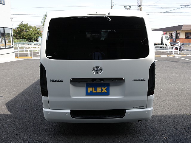 シンプルなリアビューになります！！