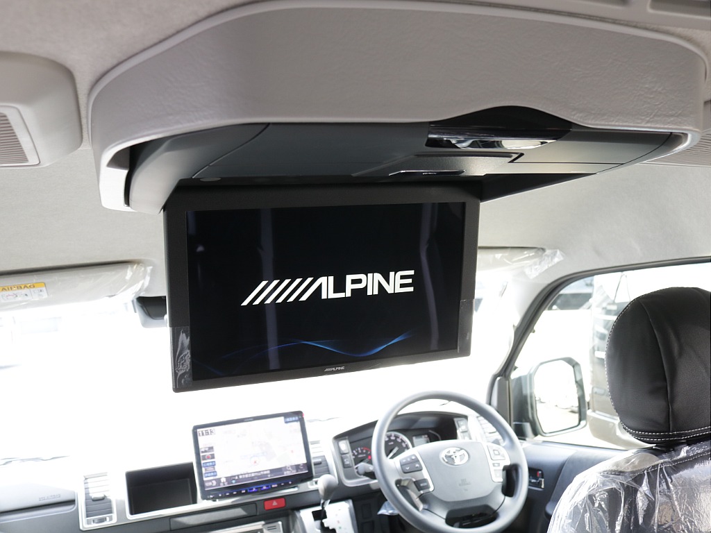 大画面アルパインツインナビ装備！！