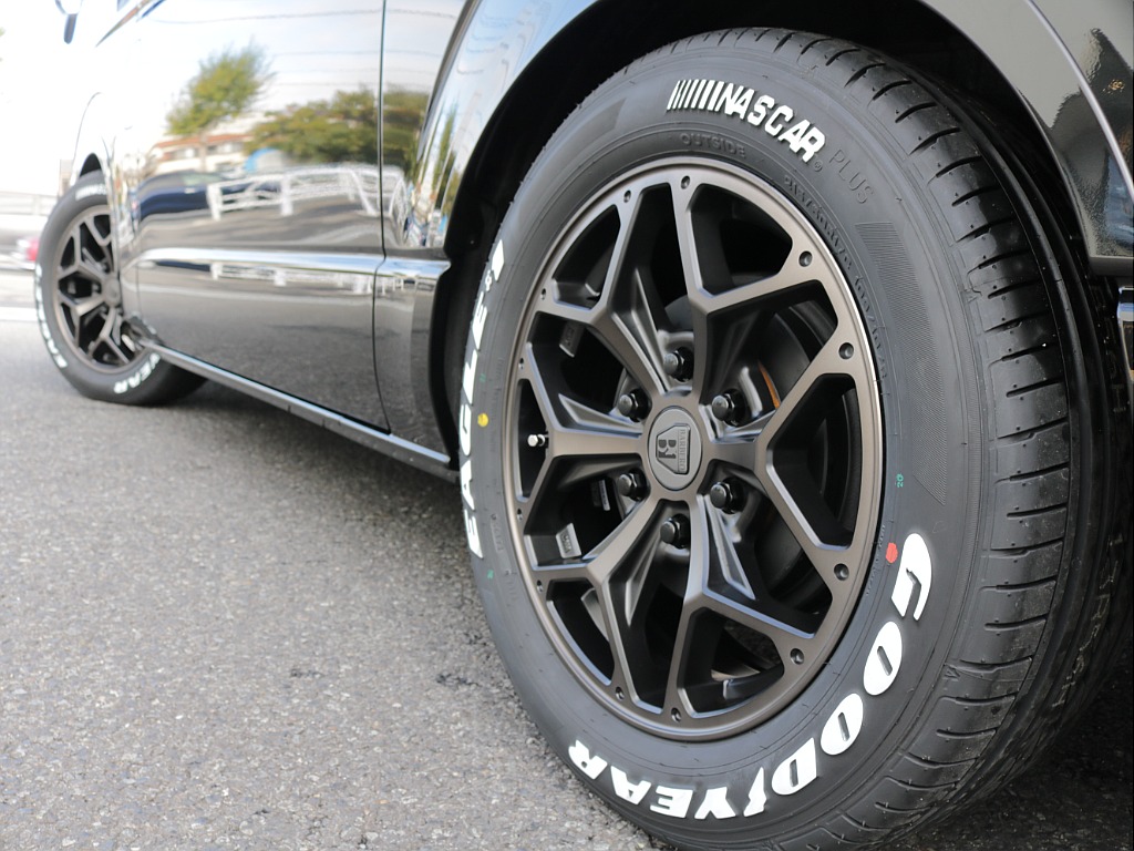 バルベロスタイリングヘックス１７インチアルミ装備！！