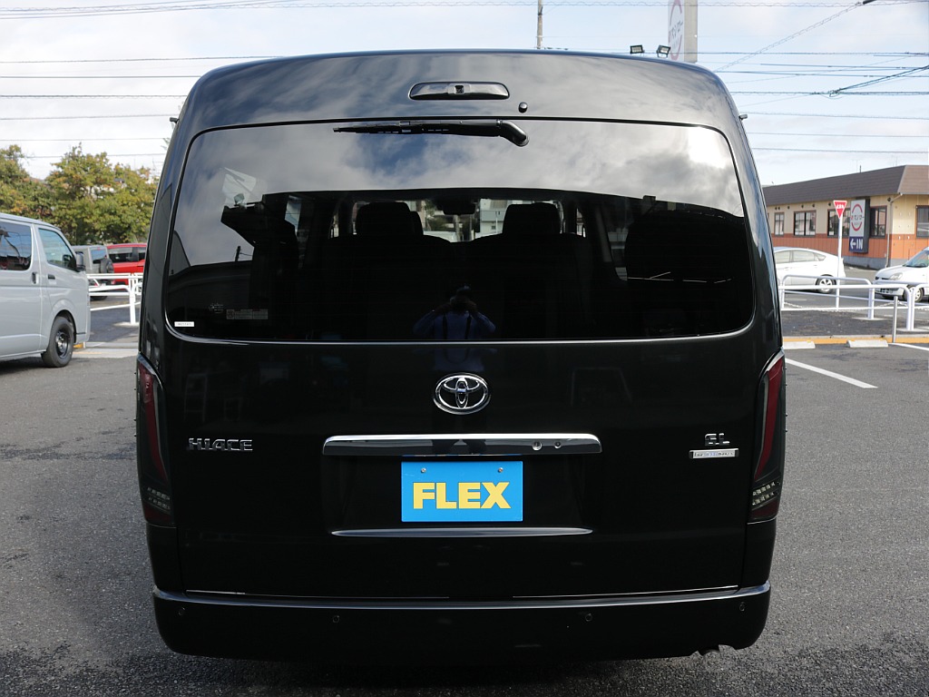 シンプルなリアビューになります！！