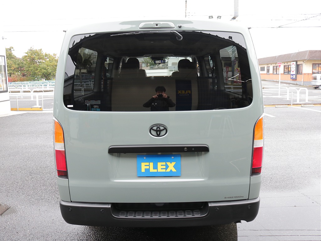 シンプルなリアビューになります！！