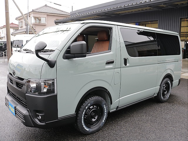 人気のアゲ系カスタム、希少アースカラー４ＷＤになります！！