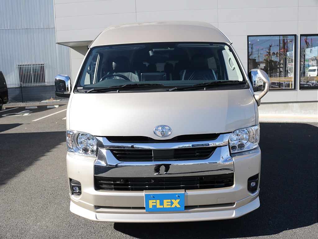 新車ハイエースワゴンファインテックツアラー２７００ガソリン４WDカスタム車両入庫！オリジナルフロントスポイラーオリジナルオーバーフェンダーオリジナルＬＥＤテールライトオリジナル１７インチアルミ装備！！
