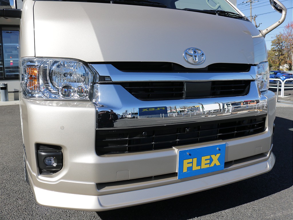 新車ハイエースワゴンファインテックツアラー２７００ガソリン４WDカスタム車両入庫！オリジナルフロントスポイラーオリジナルオーバーフェンダーオリジナルＬＥＤテールライトオリジナル１７インチアルミ装備！！