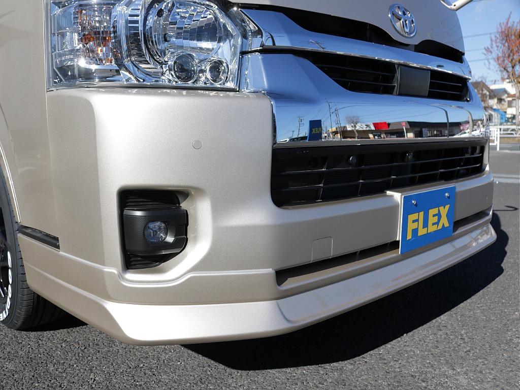 新車ハイエースワゴンファインテックツアラー２７００ガソリン４WDカスタム車両入庫！オリジナルフロントスポイラーオリジナルオーバーフェンダーオリジナルＬＥＤテールライトオリジナル１７インチアルミ装備！！