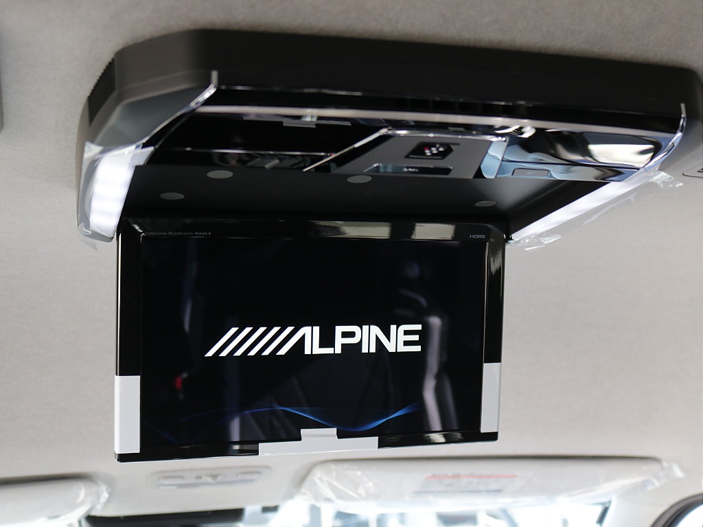 新車ハイエースワゴンファインテックツアラー２７００ガソリン４WDカスタム車両入庫！オリジナルフロントスポイラーオリジナルオーバーフェンダーオリジナルＬＥＤテールライトオリジナル１７インチアルミ装備！！