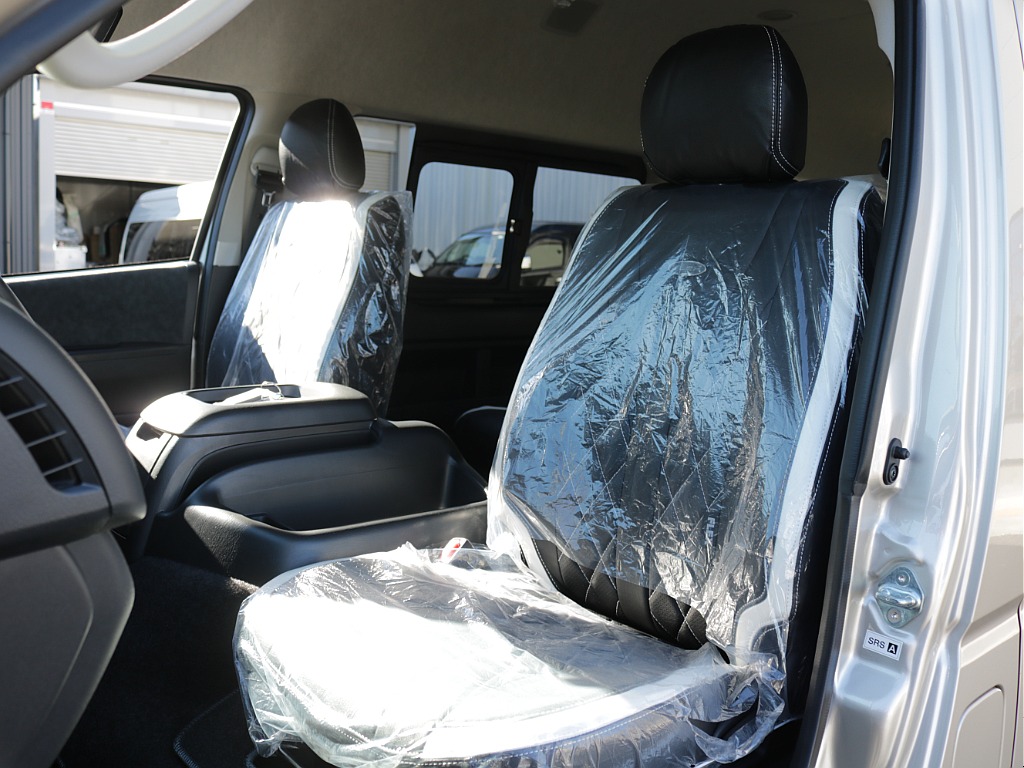 新車ハイエースワゴンファインテックツアラー２７００ガソリン４WDカスタム車両入庫！オリジナルフロントスポイラーオリジナルオーバーフェンダーオリジナルＬＥＤテールライトオリジナル１７インチアルミ装備！！