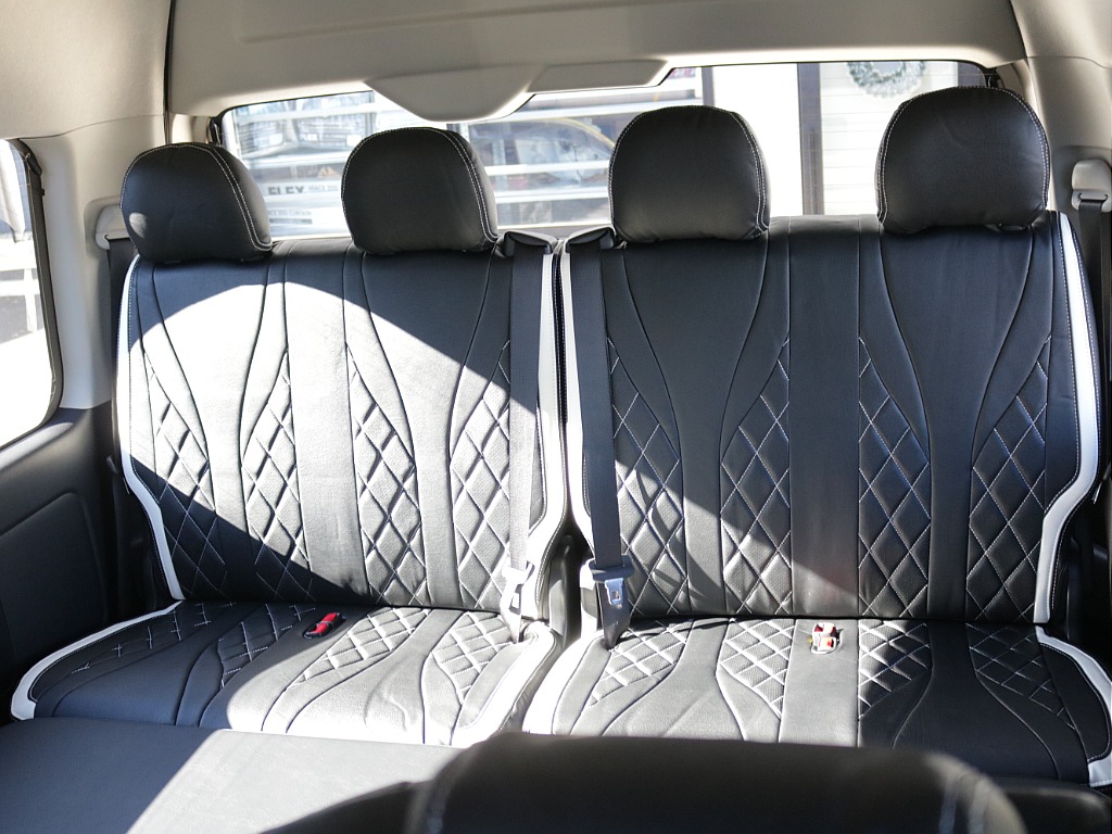 新車ハイエースワゴンファインテックツアラー２７００ガソリン４WDカスタム車両入庫！オリジナルフロントスポイラーオリジナルオーバーフェンダーオリジナルＬＥＤテールライトオリジナル１７インチアルミ装備！！