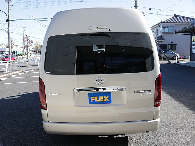 シンプルなリアビューになります！！