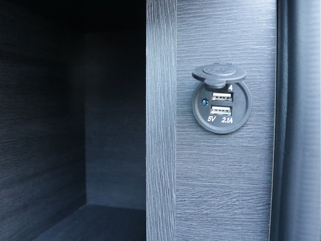 新車ワゴンＧＬ４ＷＤオリジナルＶｅｒ１シートアレンジブラックエディション完成！オリジナルフロントバンパーオリジナルオーバーフェンダーオリジナルＬＥＤテールオリジナル１６インチアルミアルパインナビ装備！