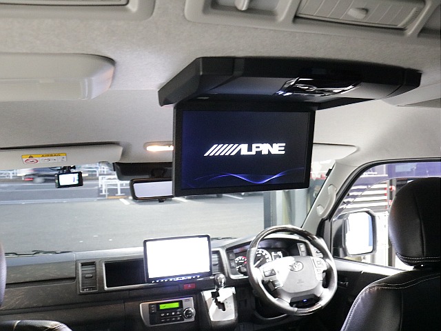 アルパインＢＩＧ－Ｘ１１インチナビ１０．１インチフリップダウンモニター装備！！
