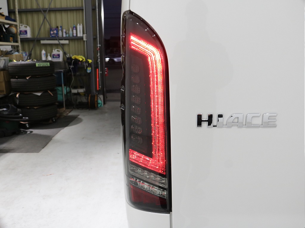 令和６年式ワゴンＧＬＶｅｒ１シートアレンジ施工済みオリジナルフロントスポイラーオリジナル１７インチアルミオリジナルＬＥＤテールオリジナルオーバーフェンダーアルパインＢＩＧ－Ｘ１１インチフリップダウン！