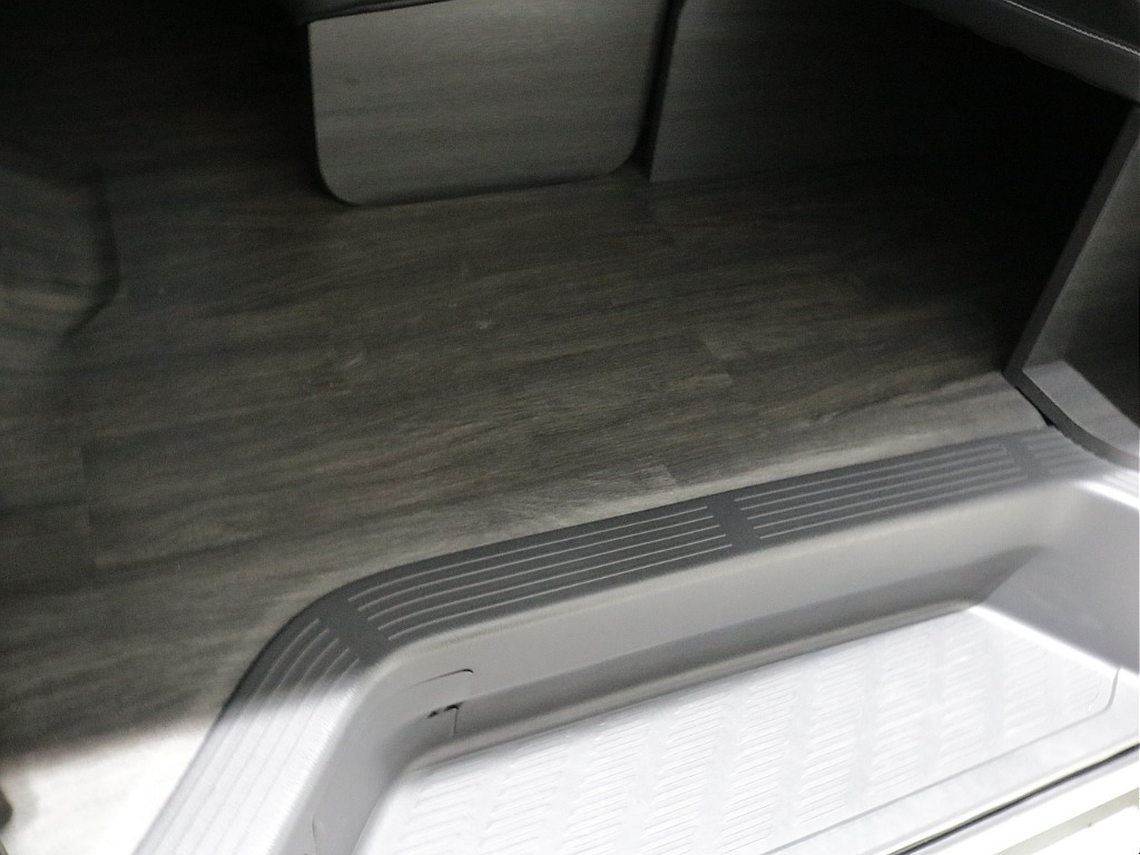 令和６年式ワゴンＧＬＶｅｒ１シートアレンジ施工済みオリジナルフロントスポイラーオリジナル１７インチアルミオリジナルＬＥＤテールオリジナルオーバーフェンダーアルパインＢＩＧ－Ｘ１１インチフリップダウン！