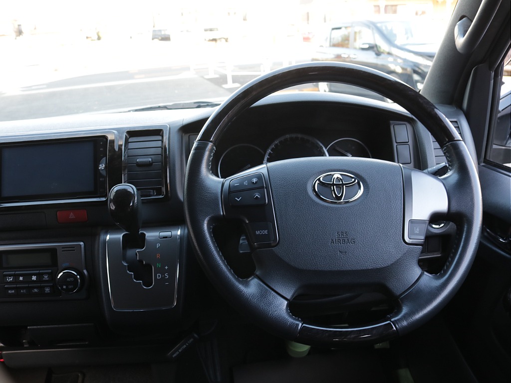 ３１年式ダークプライムⅡ２０００ガソリン２WDカスタム車両入庫！オリジナルフロントスポイラーオリジナル２インチローダウンオリジナルＬＥＤテールライトオリジナルワークタイプベットＫＩＴ新品パーツ装備！！