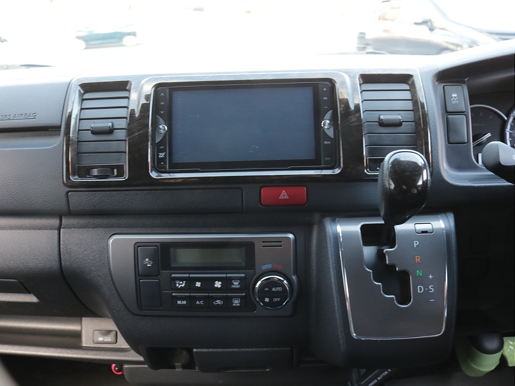 ３１年式ダークプライムⅡ２０００ガソリン２WDカスタム車両入庫！オリジナルフロントスポイラーオリジナル２インチローダウンオリジナルＬＥＤテールライトオリジナルワークタイプベットＫＩＴ新品パーツ装備！！