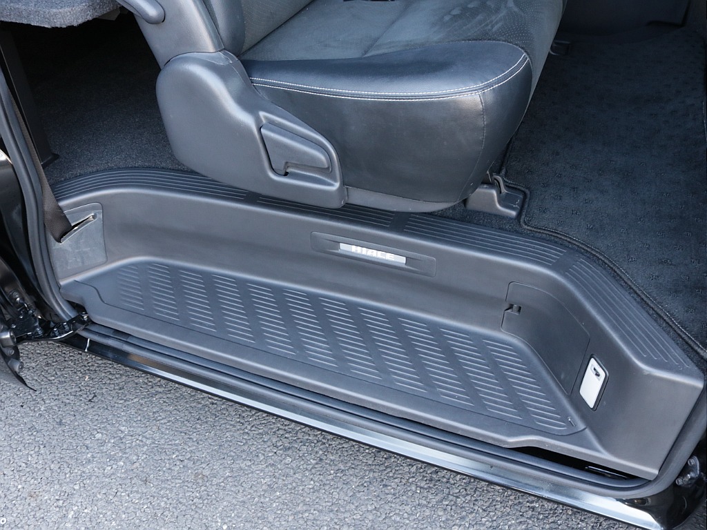 ３１年式ダークプライムⅡ２０００ガソリン２WDカスタム車両入庫！オリジナルフロントスポイラーオリジナル２インチローダウンオリジナルＬＥＤテールライトオリジナルワークタイプベットＫＩＴ新品パーツ装備！！