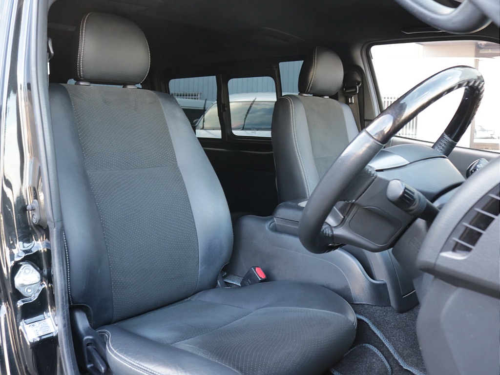 ３１年式ダークプライムⅡ２０００ガソリン２WDカスタム車両入庫！オリジナルフロントスポイラーオリジナル２インチローダウンオリジナルＬＥＤテールライトオリジナルワークタイプベットＫＩＴ新品パーツ装備！！