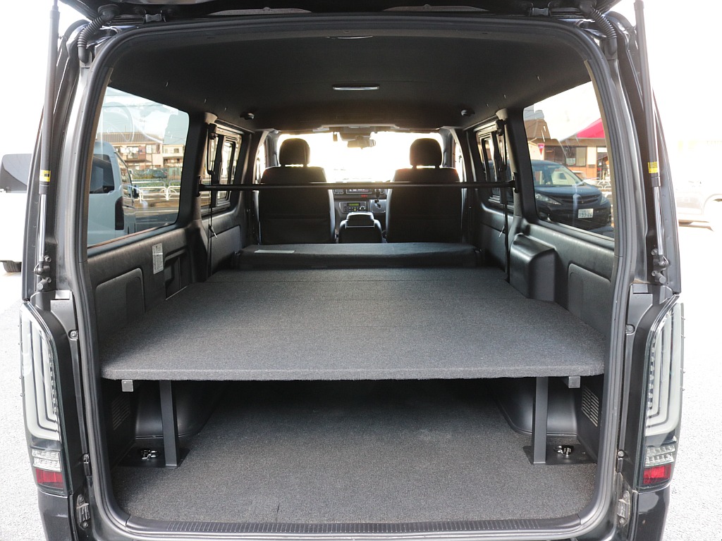 ３１年式ダークプライムⅡ２０００ガソリン２WDカスタム車両入庫！オリジナルフロントスポイラーオリジナル２インチローダウンオリジナルＬＥＤテールライトオリジナルワークタイプベットＫＩＴ新品パーツ装備！！