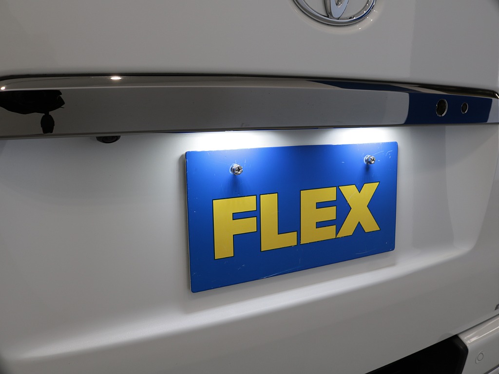 令和４年式ダークプライムⅡ２８００ディーゼル４WDカスタム車両入庫！モデリスタフルエアロＫＩＴオリジナル１７インチアルミオリジナルオーバーフェンダーオリジナルＬＥＤテールライトオリジナルベットＫＩＴ！