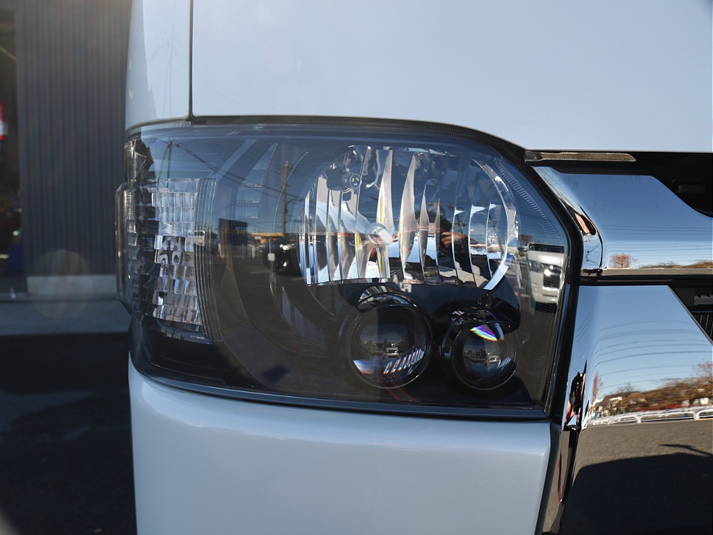 令和４年式ダークプライムⅡ２８００ディーゼル４WDカスタム車両入庫！モデリスタフルエアロＫＩＴオリジナル１７インチアルミオリジナルオーバーフェンダーオリジナルＬＥＤテールライトオリジナルベットＫＩＴ！