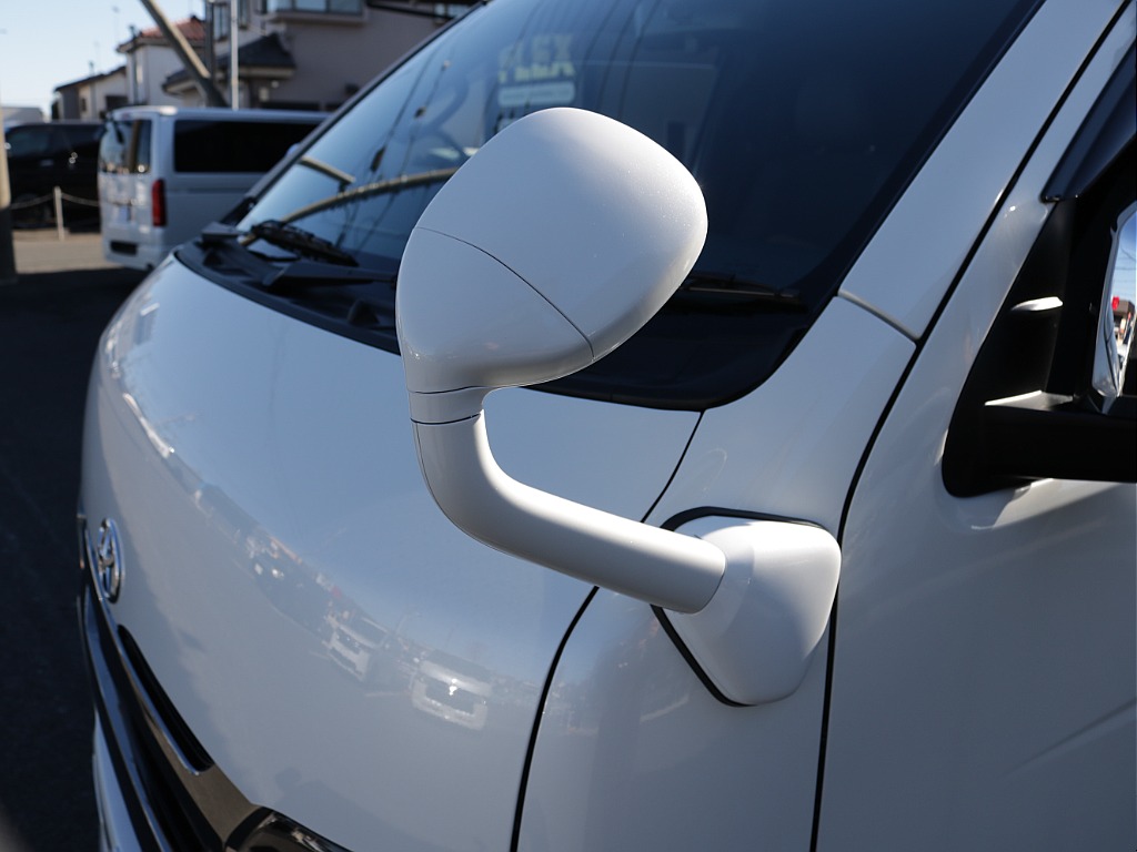 令和４年式ダークプライムⅡ２８００ディーゼル４WDカスタム車両入庫！モデリスタフルエアロＫＩＴオリジナル１７インチアルミオリジナルオーバーフェンダーオリジナルＬＥＤテールライトオリジナルベットＫＩＴ！