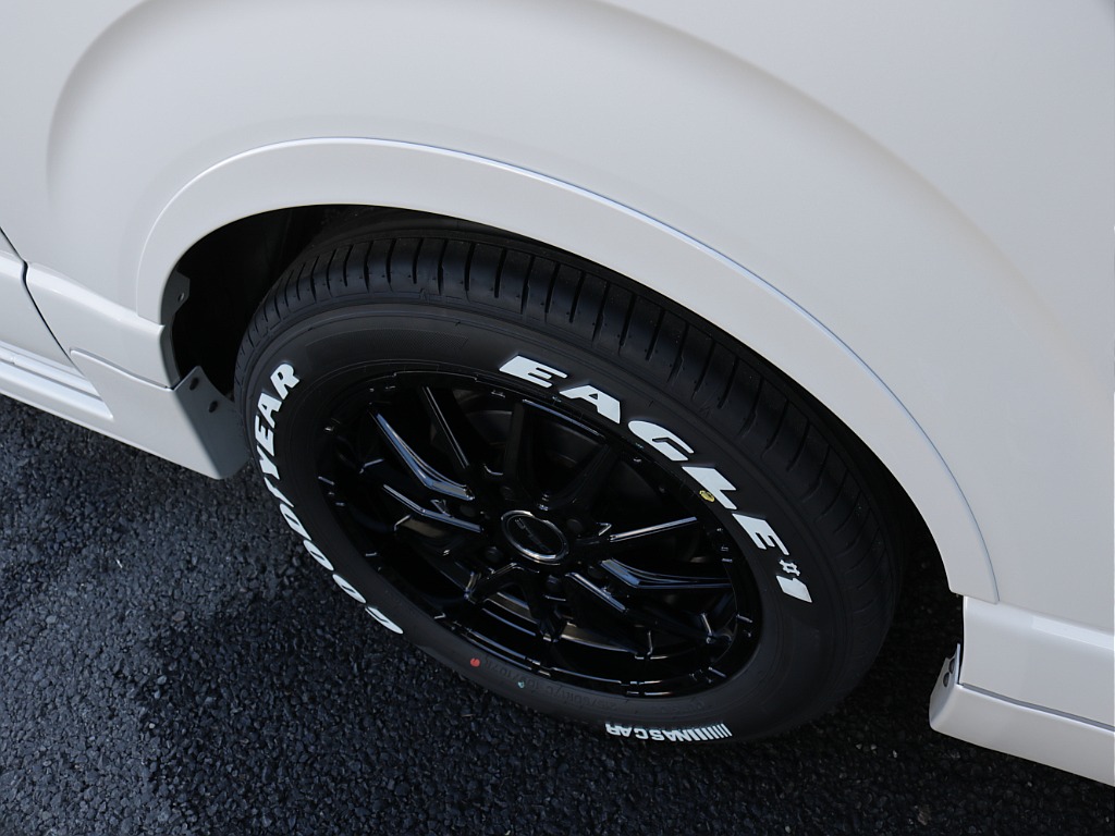 令和４年式ダークプライムⅡ２８００ディーゼル４WDカスタム車両入庫！モデリスタフルエアロＫＩＴオリジナル１７インチアルミオリジナルオーバーフェンダーオリジナルＬＥＤテールライトオリジナルベットＫＩＴ！