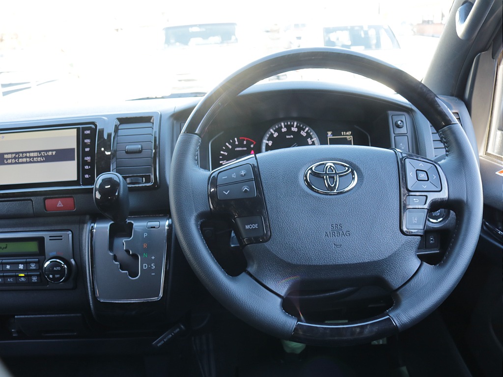 令和４年式ダークプライムⅡ２８００ディーゼル４WDカスタム車両入庫！モデリスタフルエアロＫＩＴオリジナル１７インチアルミオリジナルオーバーフェンダーオリジナルＬＥＤテールライトオリジナルベットＫＩＴ！