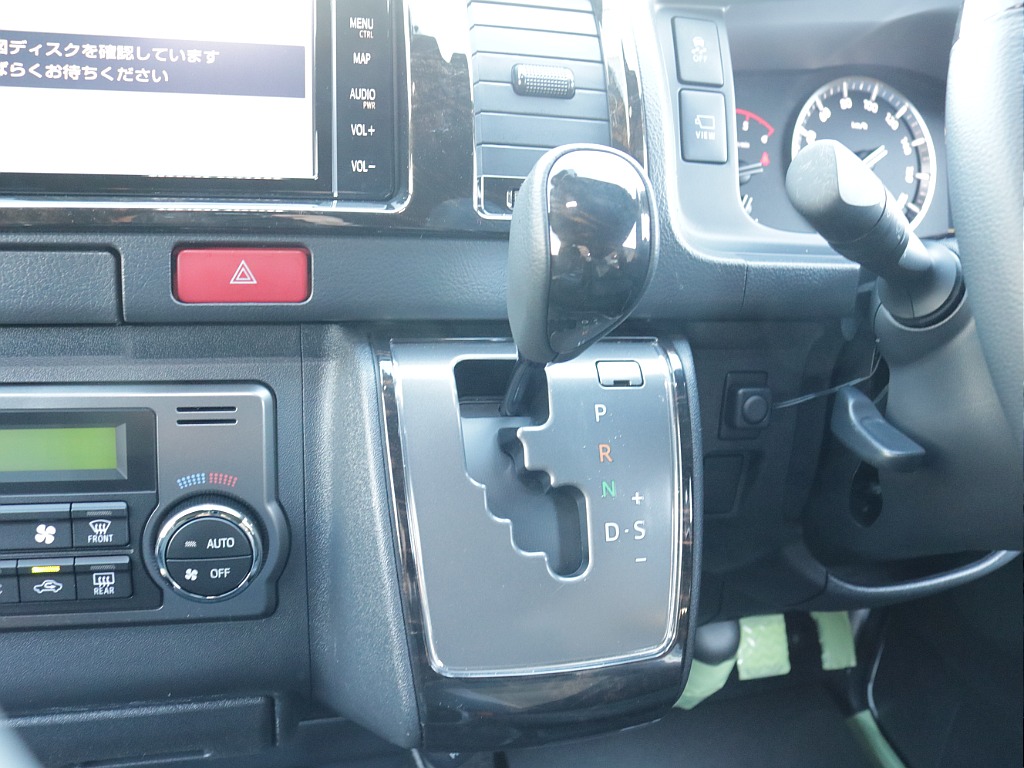 令和４年式ダークプライムⅡ２８００ディーゼル４WDカスタム車両入庫！モデリスタフルエアロＫＩＴオリジナル１７インチアルミオリジナルオーバーフェンダーオリジナルＬＥＤテールライトオリジナルベットＫＩＴ！