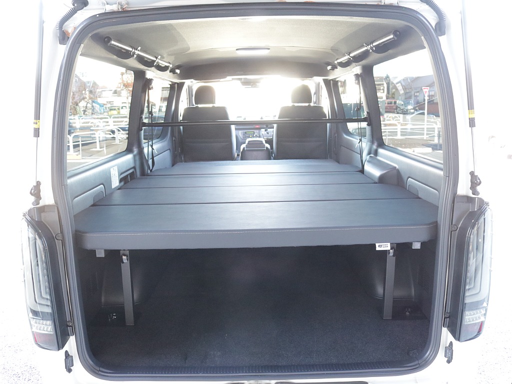 令和４年式ダークプライムⅡ２８００ディーゼル４WDカスタム車両入庫！モデリスタフルエアロＫＩＴオリジナル１７インチアルミオリジナルオーバーフェンダーオリジナルＬＥＤテールライトオリジナルベットＫＩＴ！