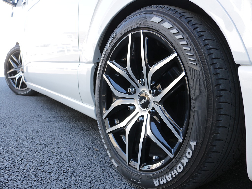 令和３年式希少ファインテックツアラー２７００ガソリン２WDキャプテンシート搭載カスタム車両入庫！アルパインＢＩＧ－Ｘ１１インチナビアルパイン１２．８フリップダウンモニタービルトインＥＴＣ２．０装備！！