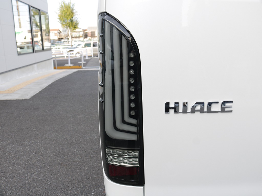 新車ワゴンＧＬネクロスシートアレンジ施工大画面アルパインツインナビパッケージ装備！オリジナルフロントスポイラーオリジナルオーバーフェンダーオリジナルＬＥＤテールオリジナル１７インチアルミ装着済み！！