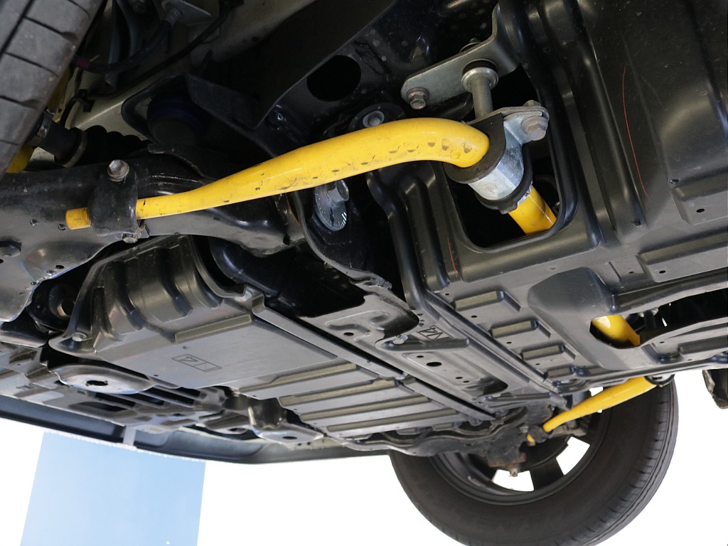 令和５年式ハイエースＶダークプライムⅡ２８００ディーゼル４ＷＤフレックスカスタム車両入庫！オリジナルフロントスポイラーオリジナル１７インチアルミオリジナルＬＥＤテールパイオニアナビフリップダウン装備！