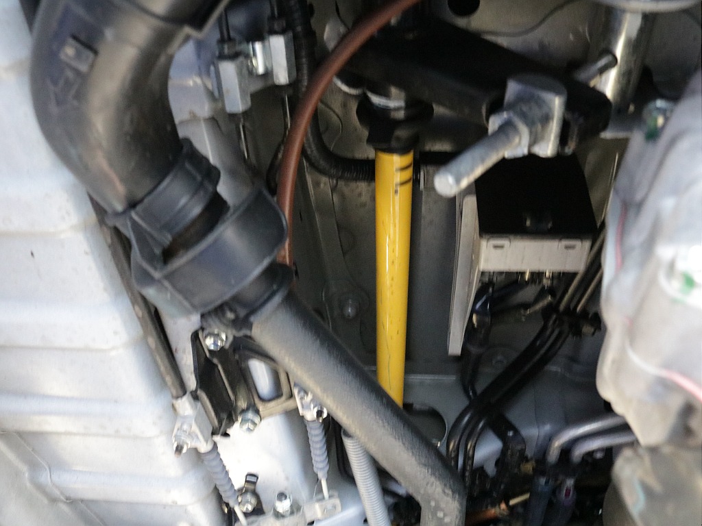 令和５年式ハイエースＶダークプライムⅡ２８００ディーゼル４ＷＤフレックスカスタム車両入庫！オリジナルフロントスポイラーオリジナル１７インチアルミオリジナルＬＥＤテールパイオニアナビフリップダウン装備！