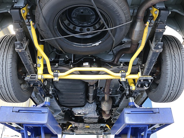 オリジナル追加リアスタビライザー、オリジナルショック、オリジナル強化トーションバー、オリジナルフロントスタビライザー装備！！