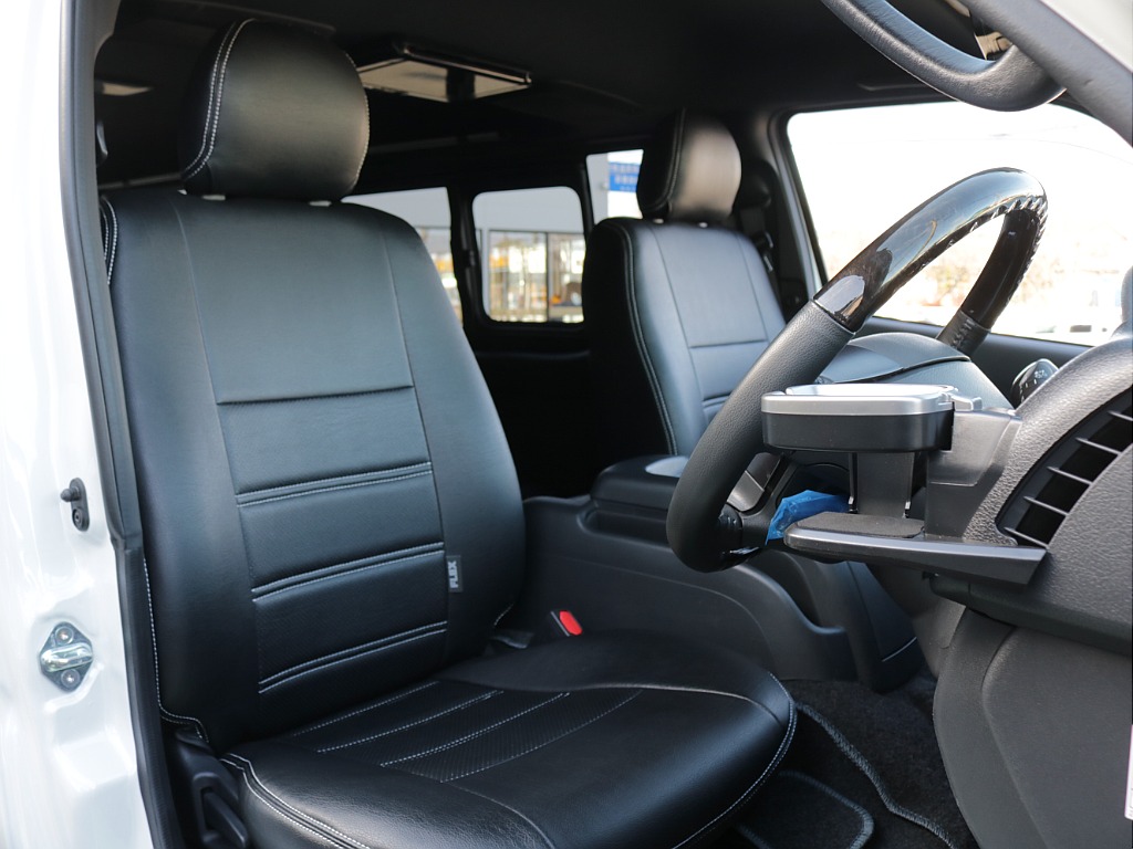 令和５年式ハイエースＶダークプライムⅡ２８００ディーゼル４ＷＤフレックスカスタム車両入庫！オリジナルフロントスポイラーオリジナル１７インチアルミオリジナルＬＥＤテールパイオニアナビフリップダウン装備！