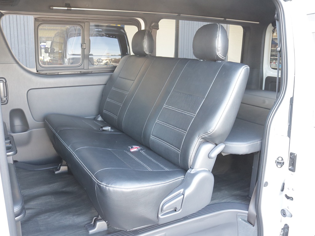 令和５年式ハイエースＶダークプライムⅡ２８００ディーゼル４ＷＤフレックスカスタム車両入庫！オリジナルフロントスポイラーオリジナル１７インチアルミオリジナルＬＥＤテールパイオニアナビフリップダウン装備！