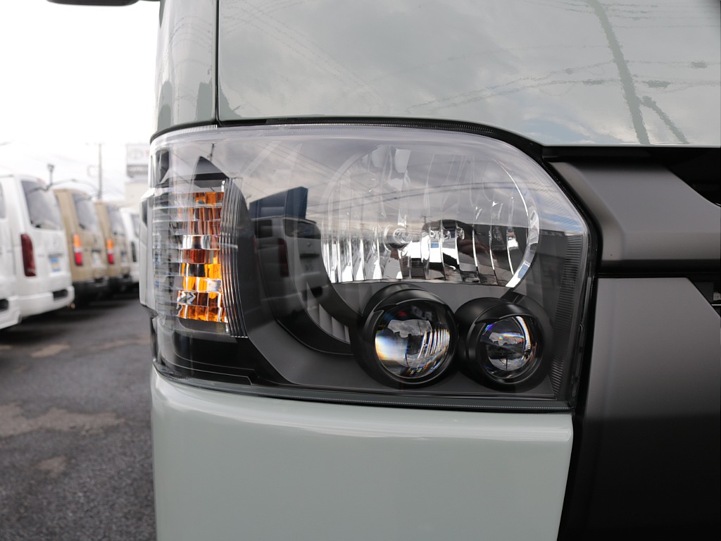 令和７年式アースカラーパッケージ２８００ディーゼル４WDブラックエディション完成！オリジナルフロントバンパー前後バンパー同色塗装オリジナル１６インチアルミオリジナルLEDテールアルパインＢＩＧ－Ｘナビ