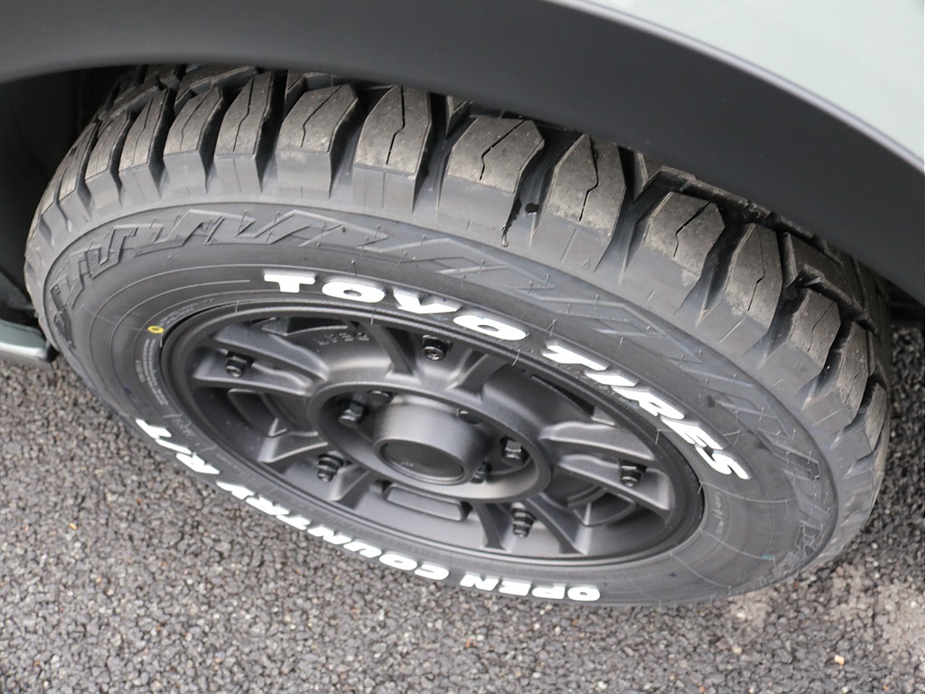 令和７年式アースカラーパッケージ２８００ディーゼル４WDブラックエディション完成！オリジナルフロントバンパー前後バンパー同色塗装オリジナル１６インチアルミオリジナルLEDテールアルパインＢＩＧ－Ｘナビ